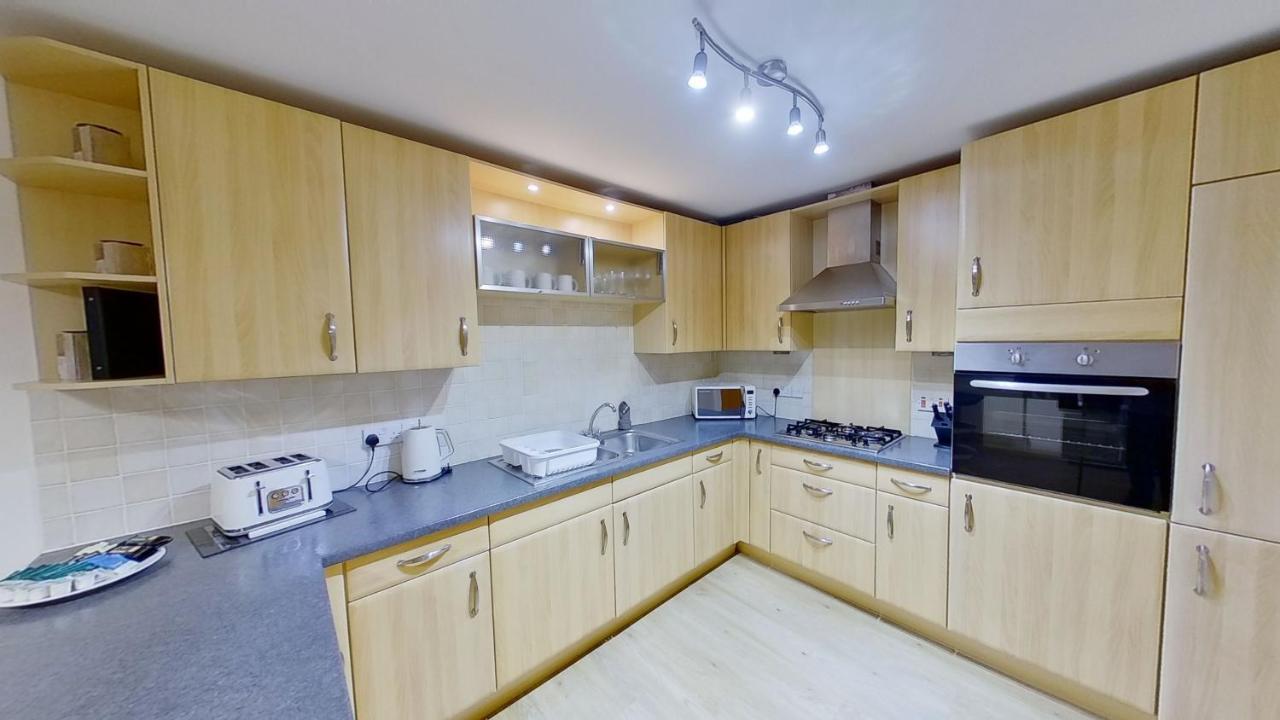 Orange Town House - Shaw Road, Only 6 Minutes To City Centre 阿伯丁 外观 照片