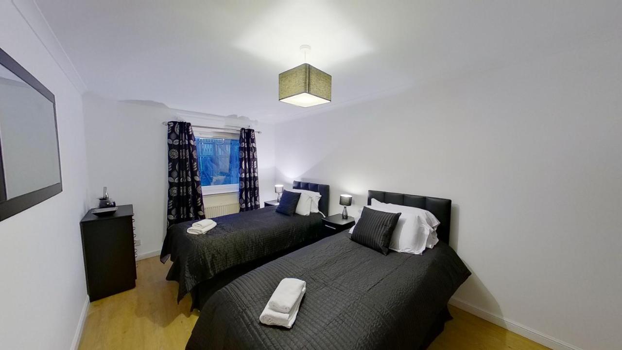 Orange Town House - Shaw Road, Only 6 Minutes To City Centre 阿伯丁 外观 照片
