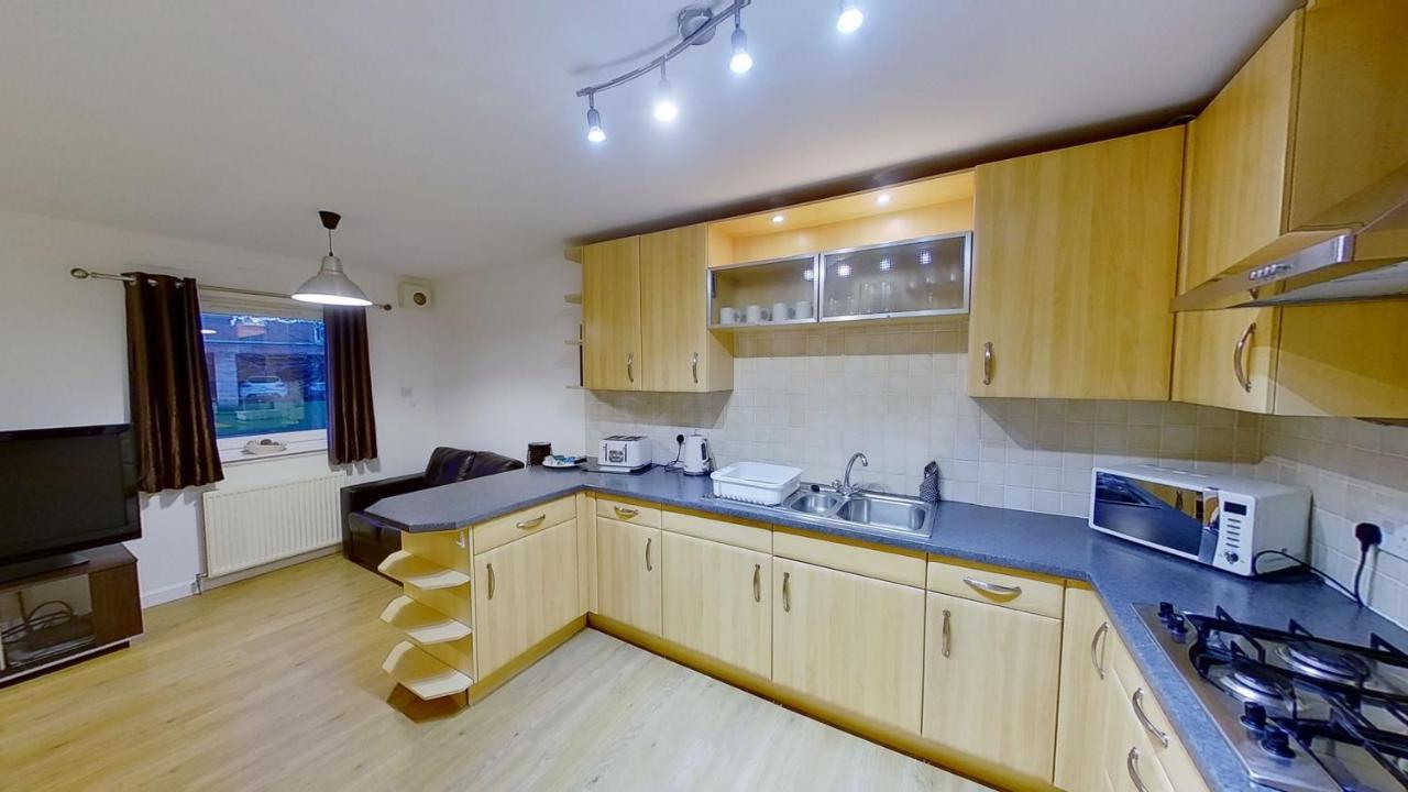 Orange Town House - Shaw Road, Only 6 Minutes To City Centre 阿伯丁 外观 照片