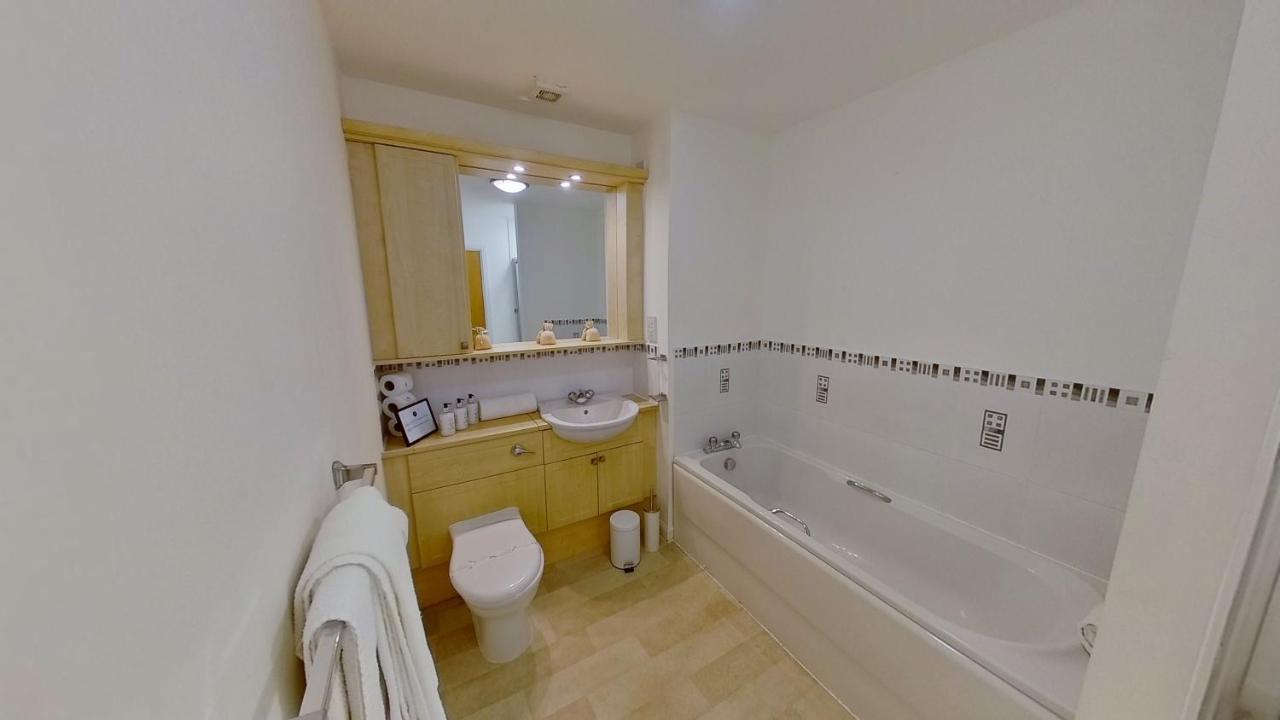 Orange Town House - Shaw Road, Only 6 Minutes To City Centre 阿伯丁 外观 照片