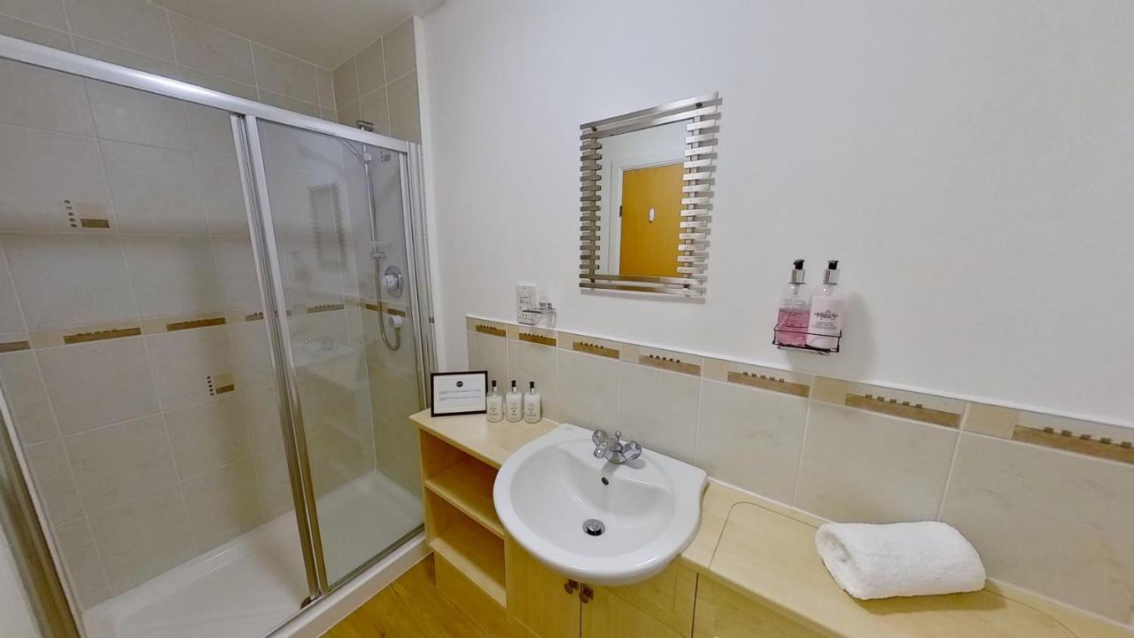 Orange Town House - Shaw Road, Only 6 Minutes To City Centre 阿伯丁 外观 照片