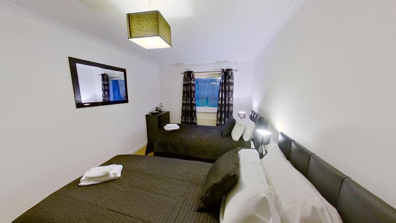 Orange Town House - Shaw Road, Only 6 Minutes To City Centre 阿伯丁 外观 照片