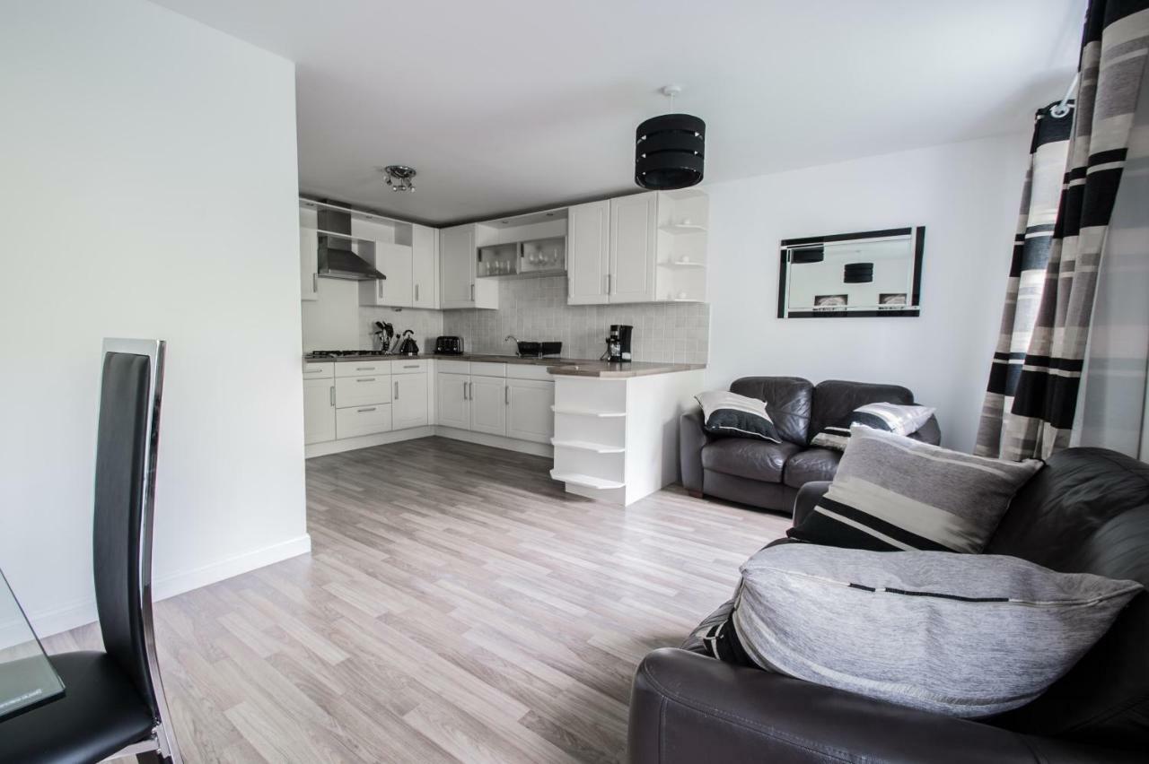 Orange Town House - Shaw Road, Only 6 Minutes To City Centre 阿伯丁 外观 照片