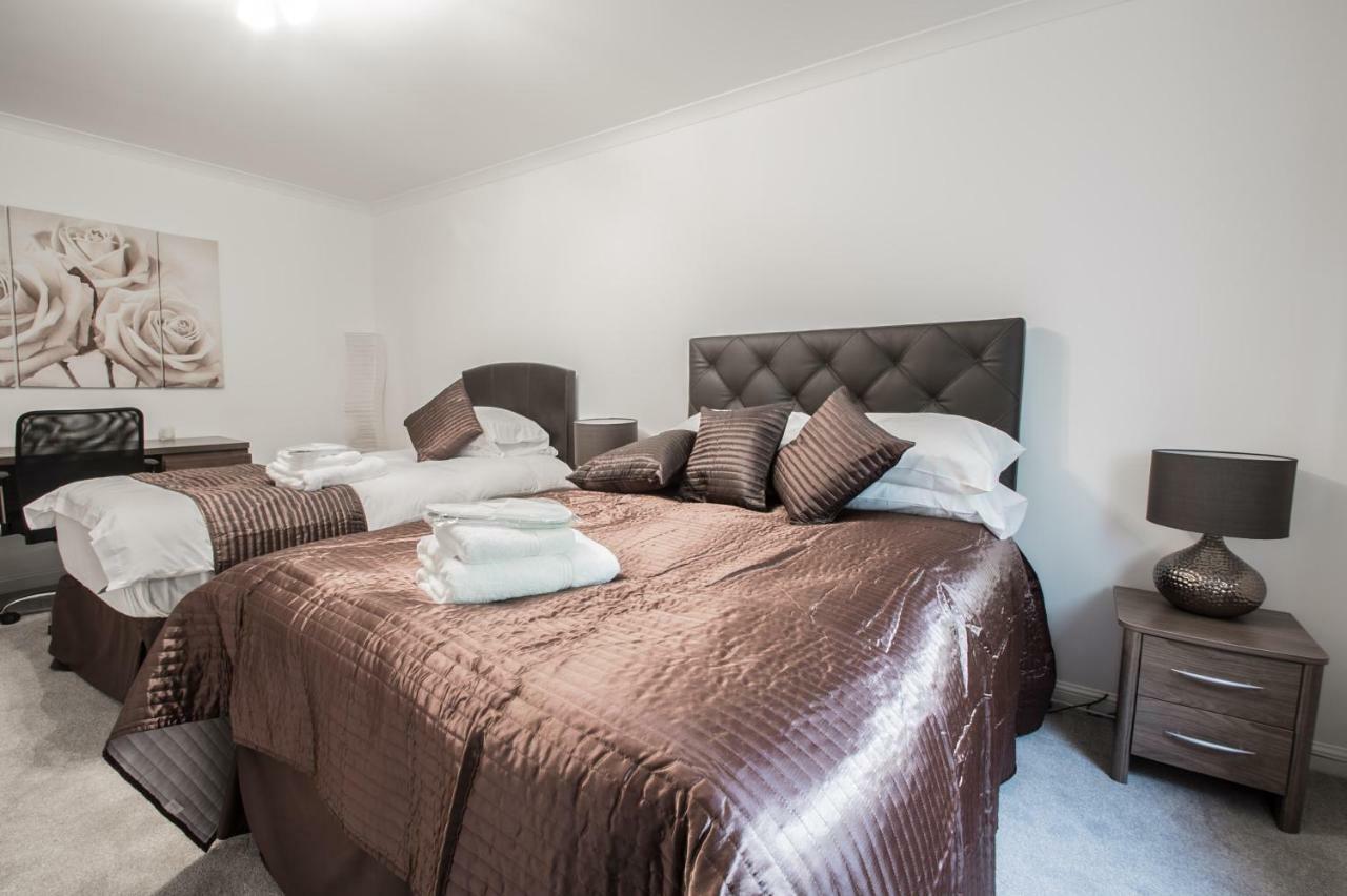 Orange Town House - Shaw Road, Only 6 Minutes To City Centre 阿伯丁 外观 照片