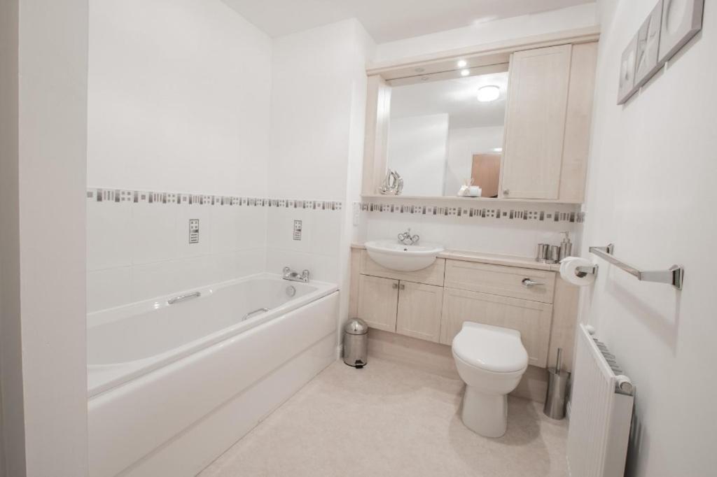 Orange Town House - Shaw Road, Only 6 Minutes To City Centre 阿伯丁 外观 照片